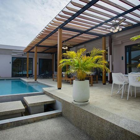 Gold Chariot Pool Villa, Phuket - Sha Plus Certified Банг Тао Бийч Стая снимка