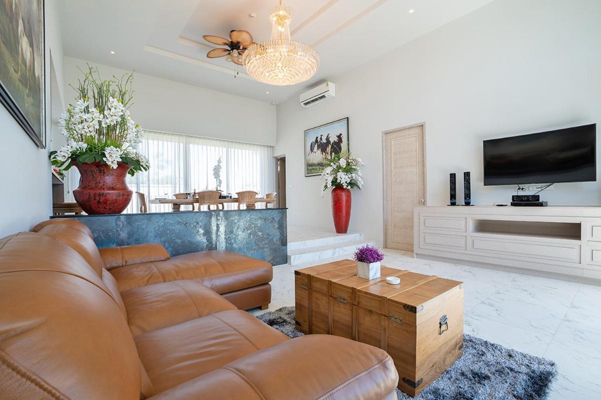 Gold Chariot Pool Villa, Phuket - Sha Plus Certified Банг Тао Бийч Екстериор снимка