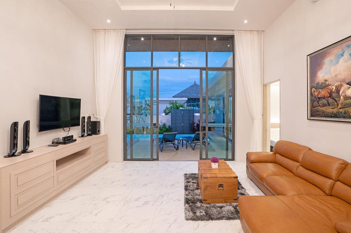 Gold Chariot Pool Villa, Phuket - Sha Plus Certified Банг Тао Бийч Екстериор снимка