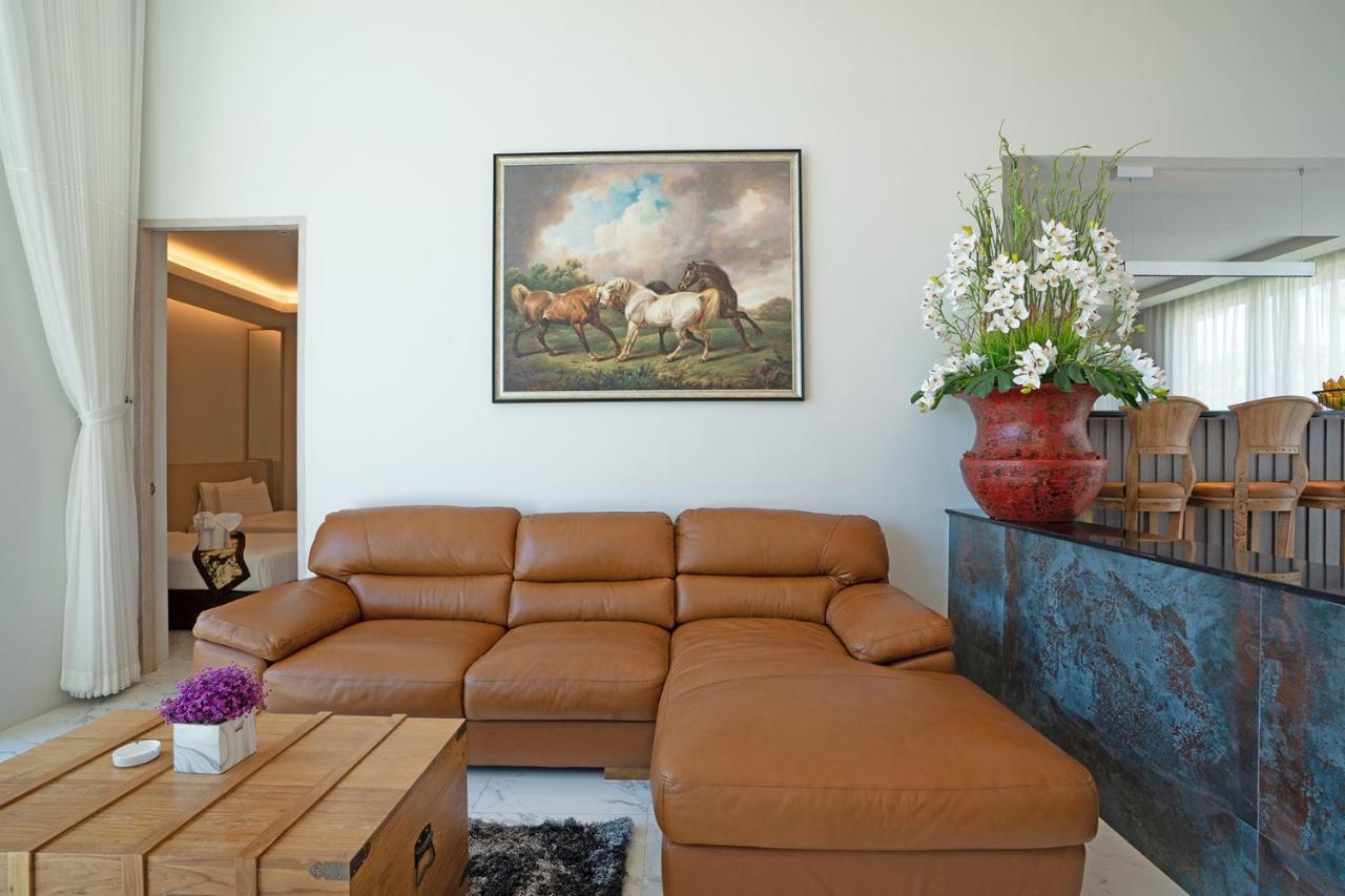 Gold Chariot Pool Villa, Phuket - Sha Plus Certified Банг Тао Бийч Екстериор снимка